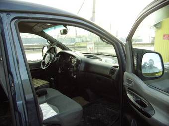 2005 Hyundai H1 Photos