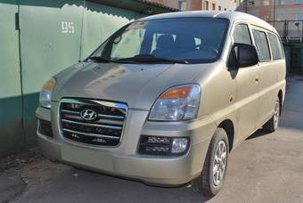 2005 Hyundai H1 Photos