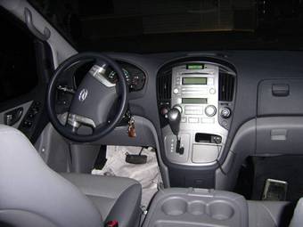 2008 Hyundai H1 Pictures