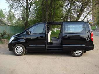 2009 Hyundai H1 Photos