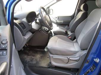2010 Hyundai H1 Pictures