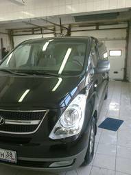 2010 Hyundai H1 Images