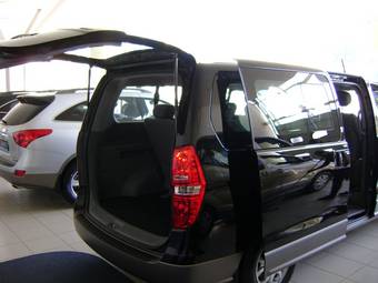 2011 Hyundai H1 Pics