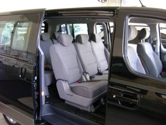 2011 Hyundai H1 Photos