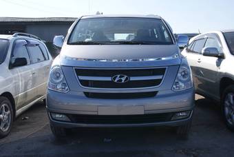 2011 Hyundai H1 Photos