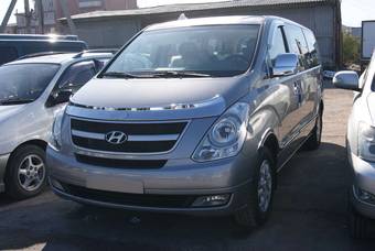 2011 Hyundai H1 Pictures