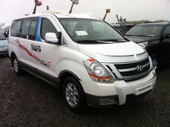 2012 Hyundai H1 Pictures