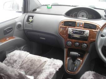 2003 Hyundai Matrix Images