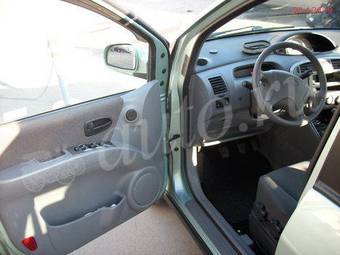 2004 Hyundai Matrix Photos