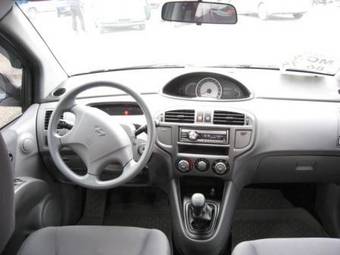 2005 Hyundai Matrix Images