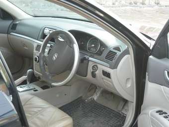 2005 Hyundai NF Pictures