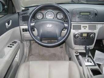 2005 Hyundai NF Pictures