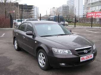 2005 Hyundai NF Pictures