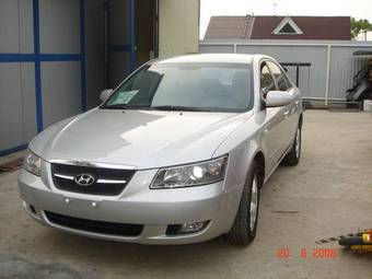 2005 Hyundai NF Pictures