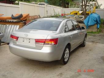 2005 Hyundai NF Photos