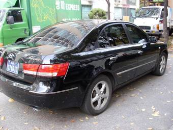 2005 Hyundai NF Photos