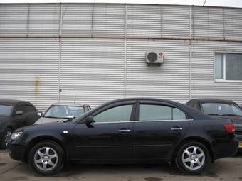 2005 Hyundai NF Photos