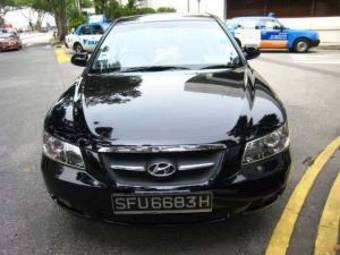 2005 Hyundai NF Pictures