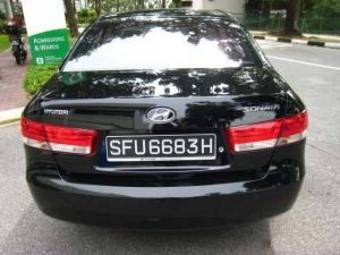 2005 Hyundai NF Pictures
