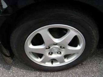 2005 Hyundai NF Photos