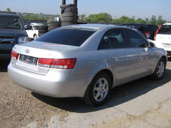 2005 Hyundai NF Pictures