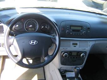 2005 Hyundai NF Photos