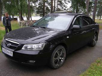2005 Hyundai NF Pictures