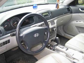 2005 Hyundai NF Photos