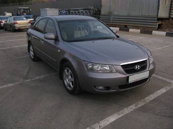 2005 Hyundai NF Pictures