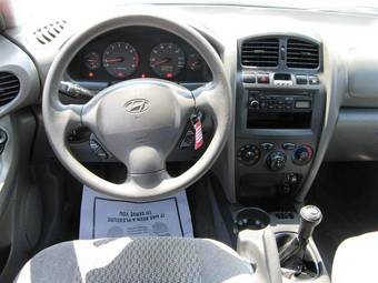2003 Hyundai Santa Fe Photos
