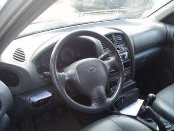 2004 Hyundai Santa Fe Photos