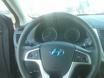 2011 Hyundai Solaris Wallpapers