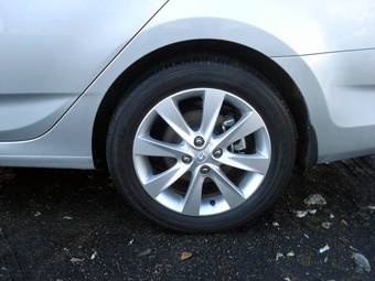 2011 Hyundai Solaris Images