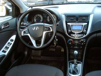 2011 Hyundai Solaris Pics