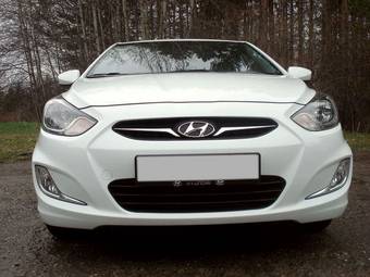 2011 Hyundai Solaris Pics