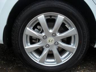2011 Hyundai Solaris Pictures