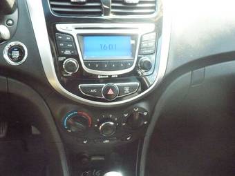 2011 Hyundai Solaris Photos