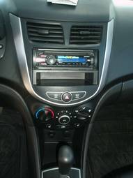2011 Hyundai Solaris Pics