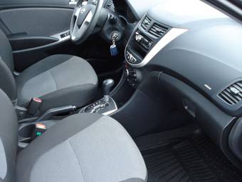 2011 Hyundai Solaris Wallpapers