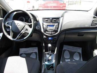 2011 Hyundai Solaris Pics