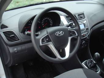2011 Hyundai Solaris Wallpapers