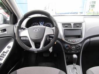 2011 Hyundai Solaris Images