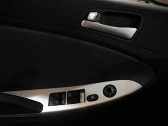 2012 Hyundai Solaris Photos