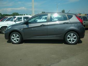 2012 Hyundai Solaris Images