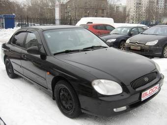 2001 Hyundai Sonata Photos