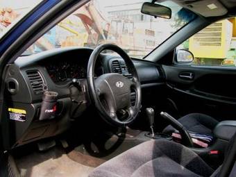 2002 Hyundai Sonata Photos