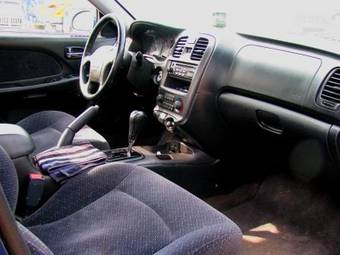 2002 Hyundai Sonata Photos