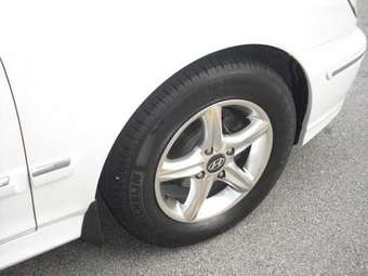 2004 Hyundai Sonata Photos