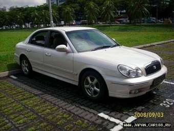2004 Hyundai Sonata Photos