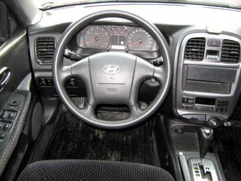 2004 Hyundai Sonata Photos